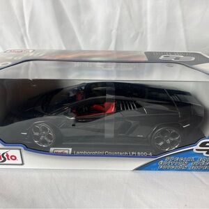 Maisto Lamborghini Countach LP 800-4 Diecast Model